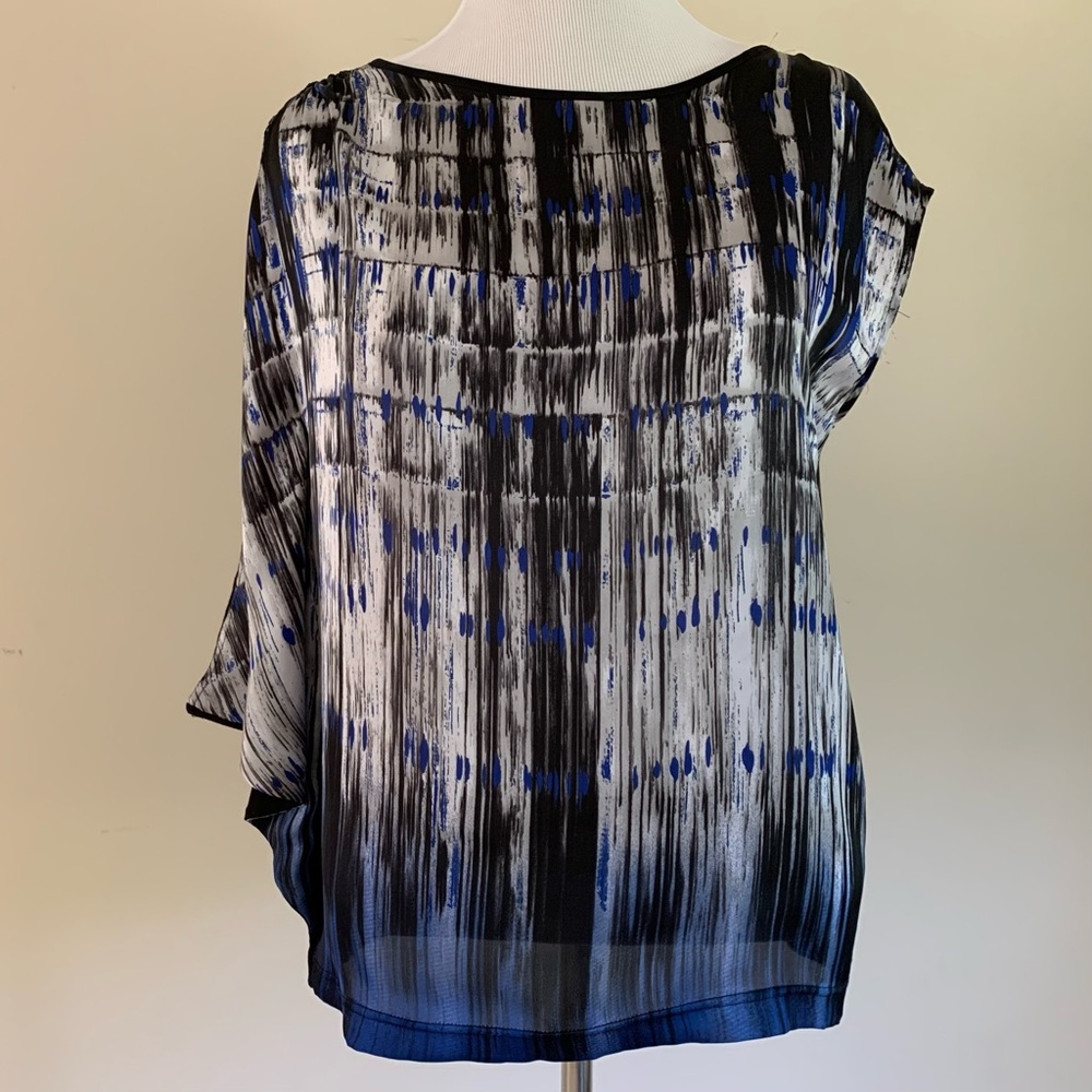 Kenneth Cole Asymmetric Top Size L EUC